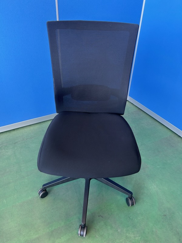オフィスチェア　ランバーサポート付　ブラック［463］