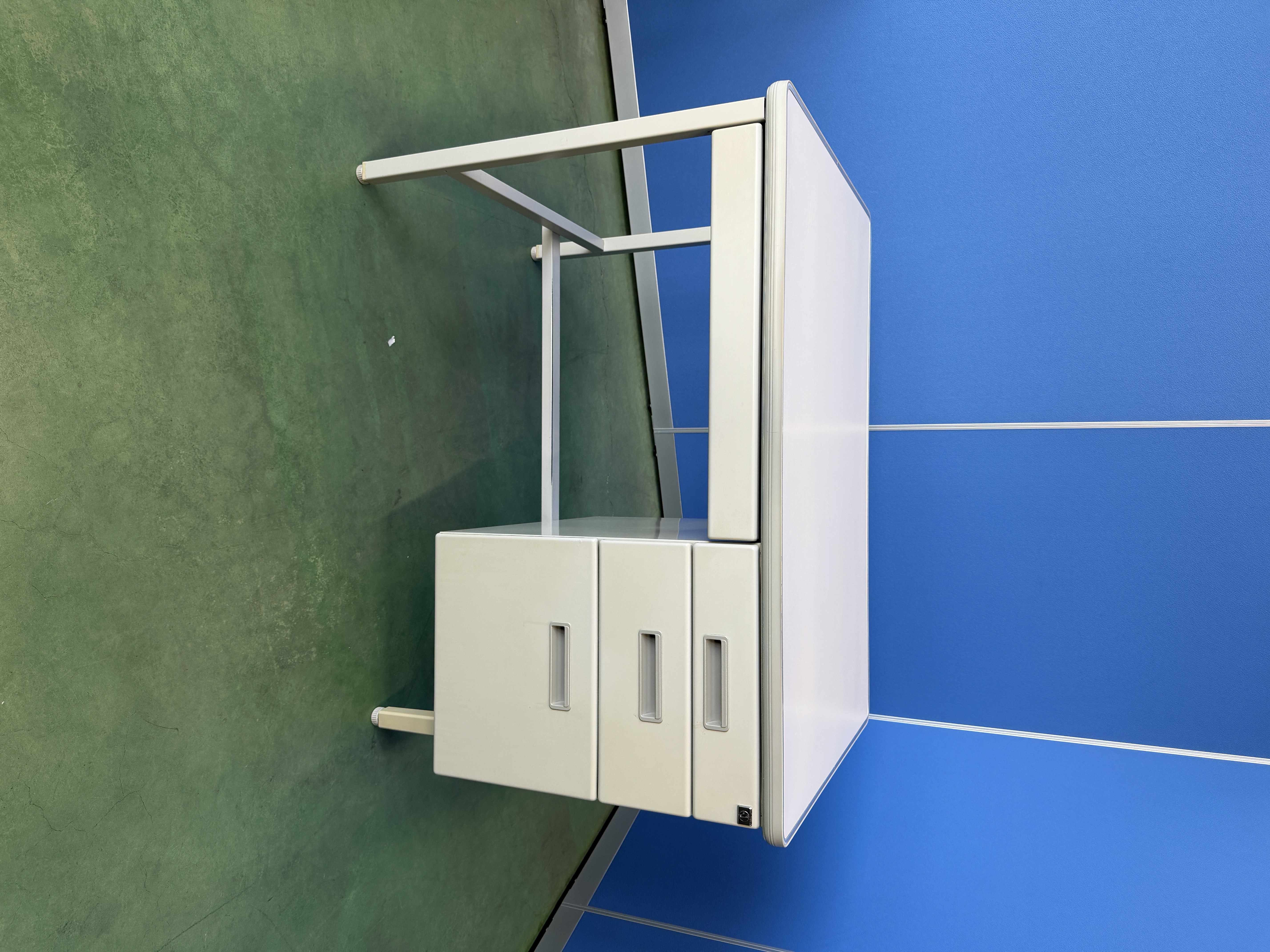 トヨスチール　片袖机　W1060　ホワイト　オフィスデスク［464］