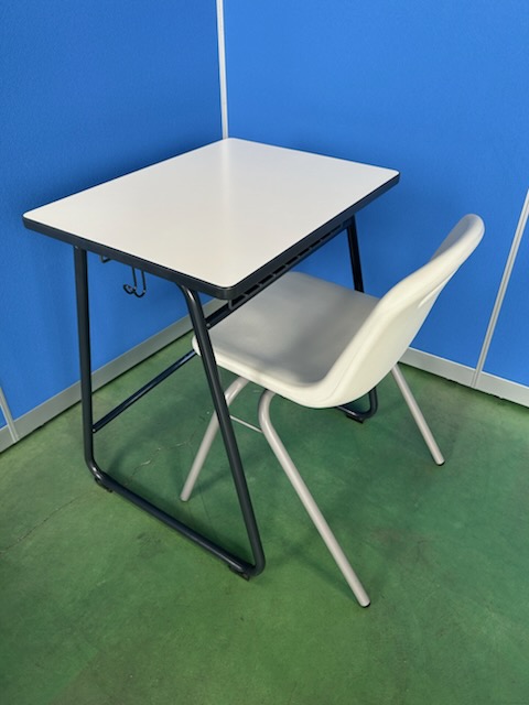 コクヨ　机＋イスセット［511］