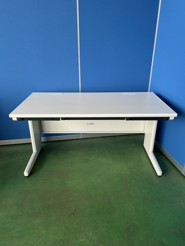 イトーキ　CZシリーズ　W1400　ホワイト　平机［532］