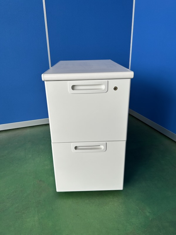 プラス　LA　2段　ホワイト　脇机