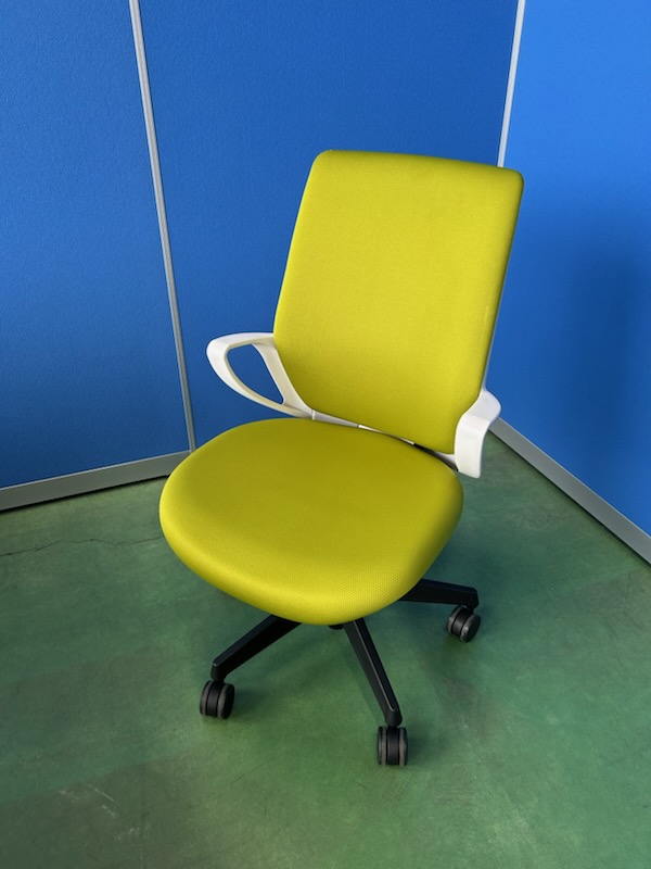 コクヨ　ピコラリビナ　固定肘　ハイバック　ライトオリーブ　オフィスチェア