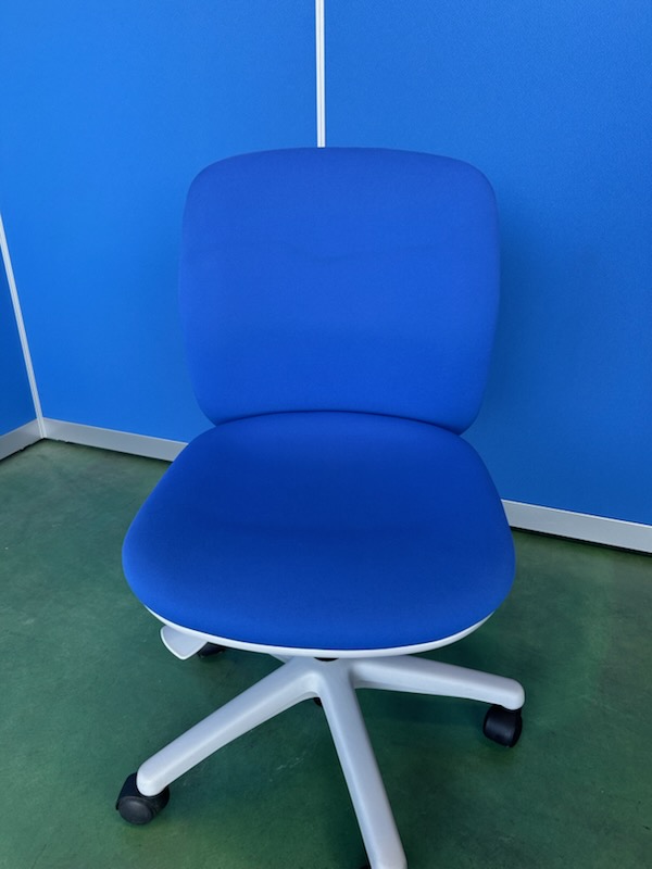 ウチダ　エニーザ　ブルー　オフィスチェア