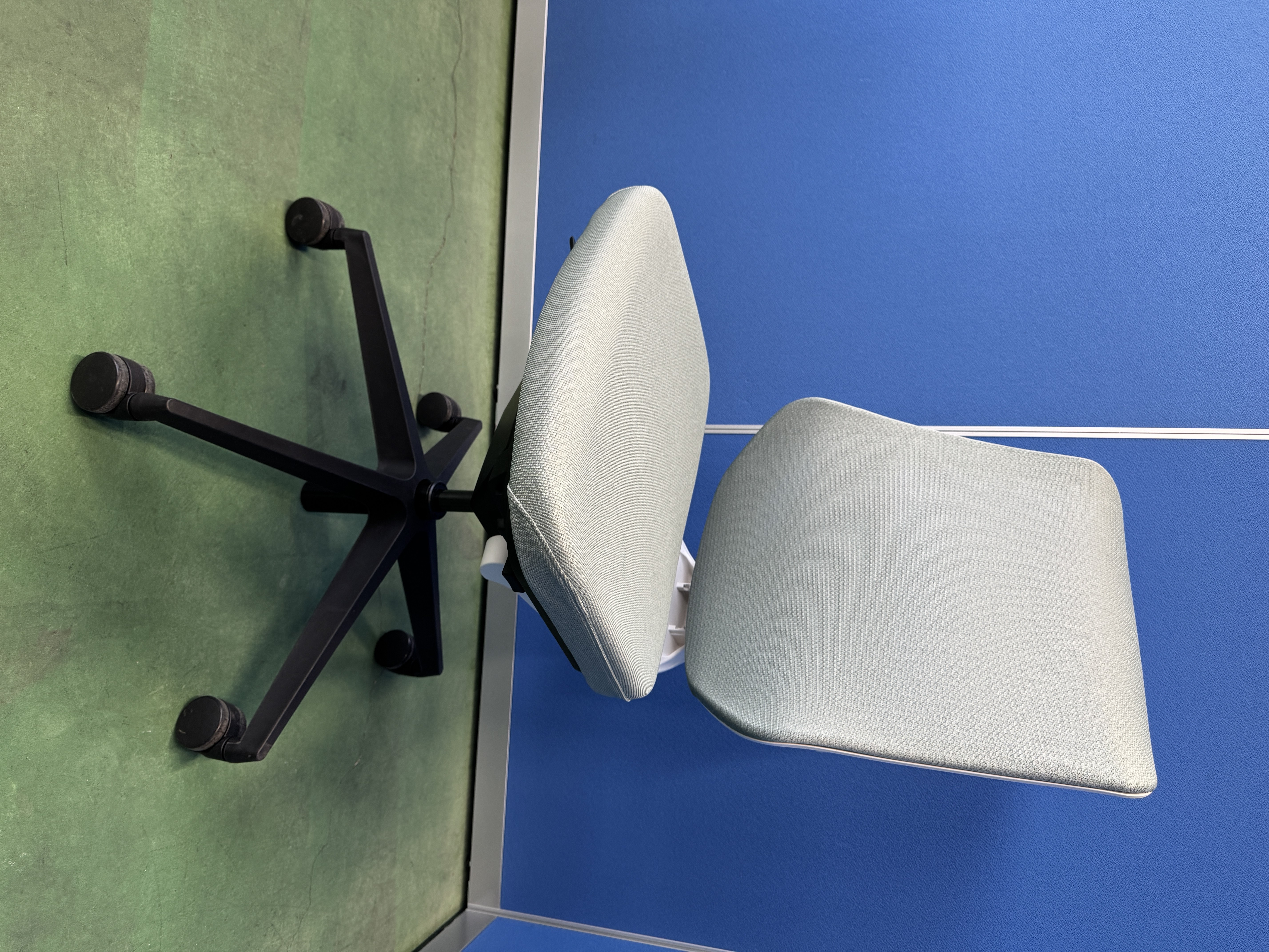 ナイキ　セリフト　ランバーサポート付　アッシュターコイズ　オフィスチェア