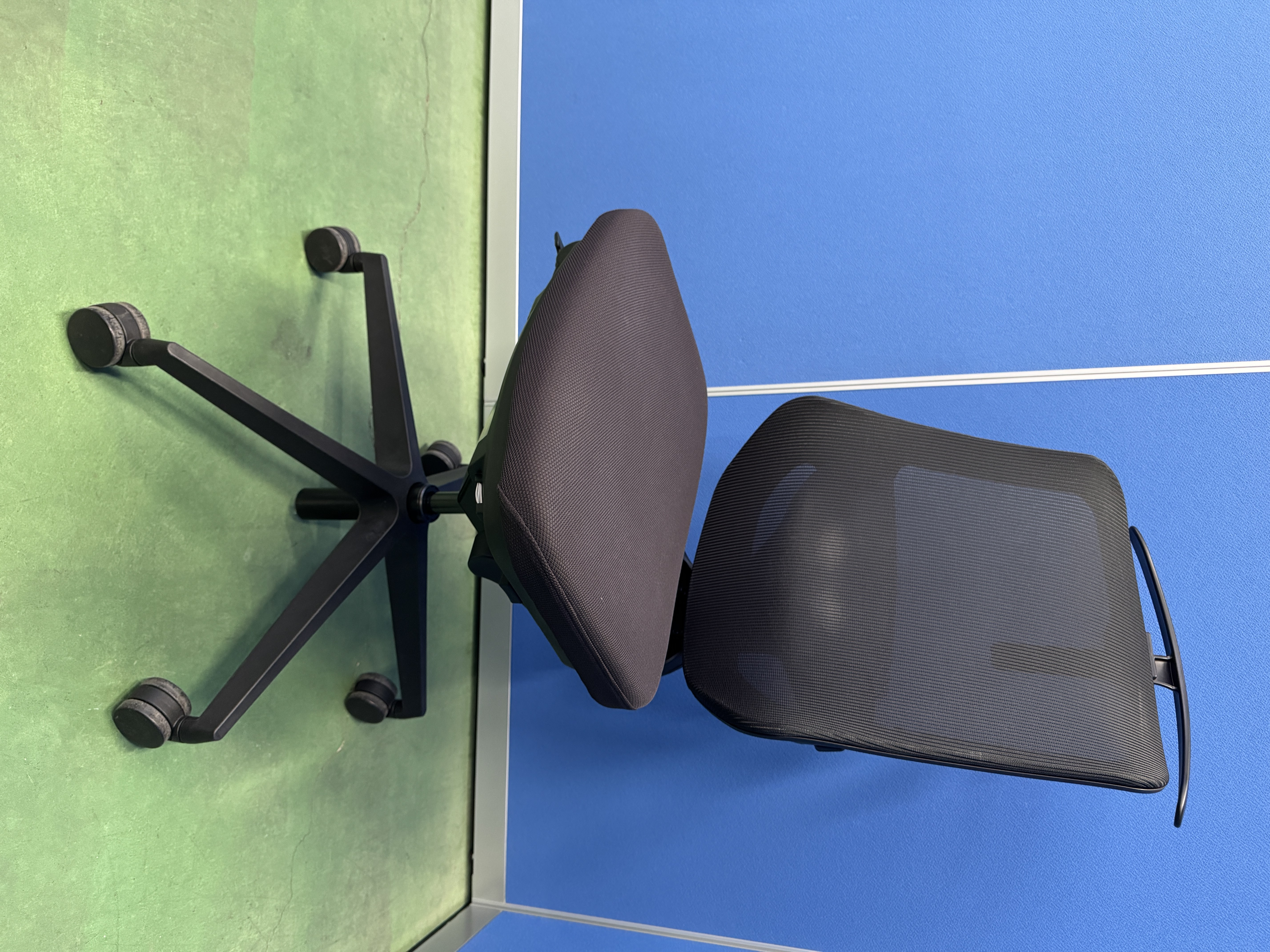 ナイキ　セリフト　ランバーサポート付　ハンガー付　ミックスブラック　オフィスチェア